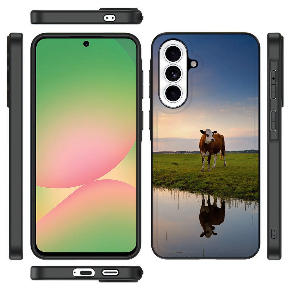 Samsung Galaxy A57 Telefoonhoesje Koe koe-patroon voorkant en achterkant zicht.