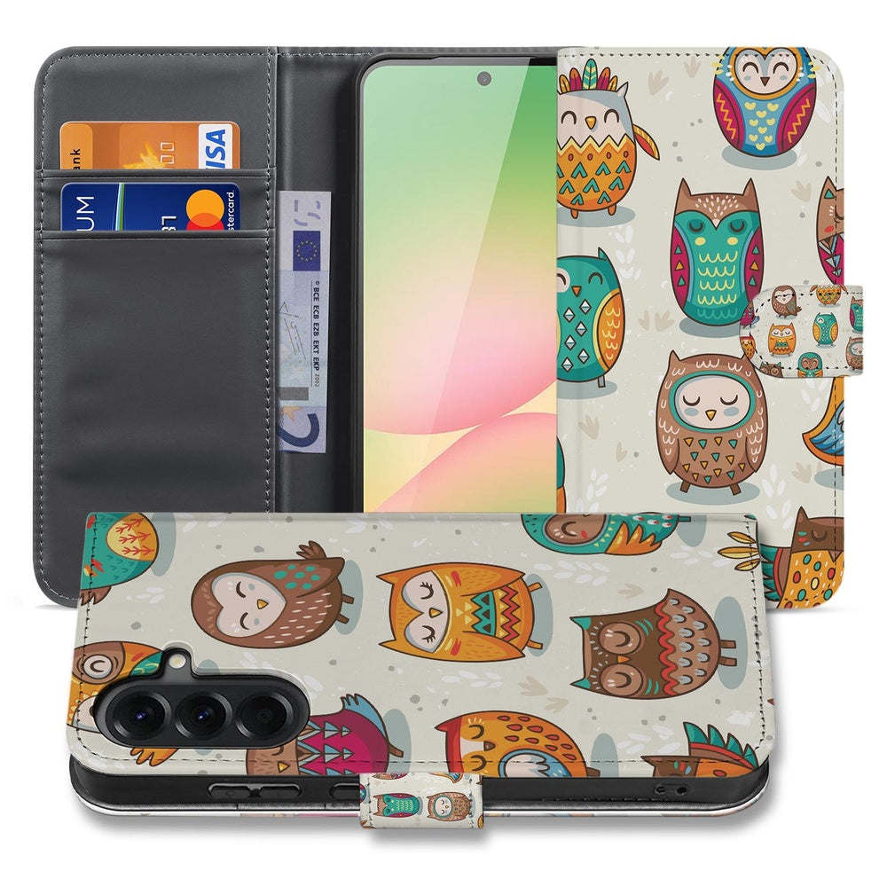 Samsung Galaxy A57 Bookcase Vrolijke Uilen Pasjeshoesje Vooraanzicht.
