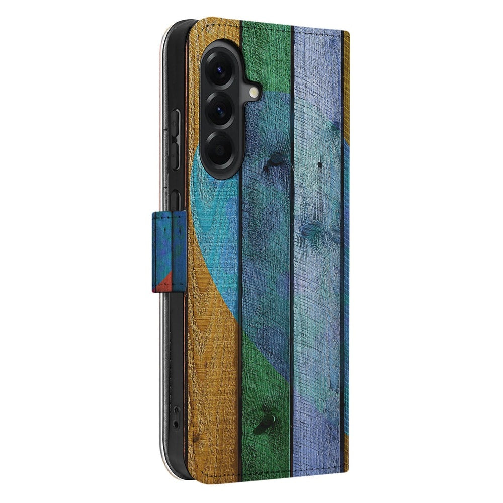 Samsung Galaxy A57 Book Case Hoesje Wood Heart schuin aanzicht.