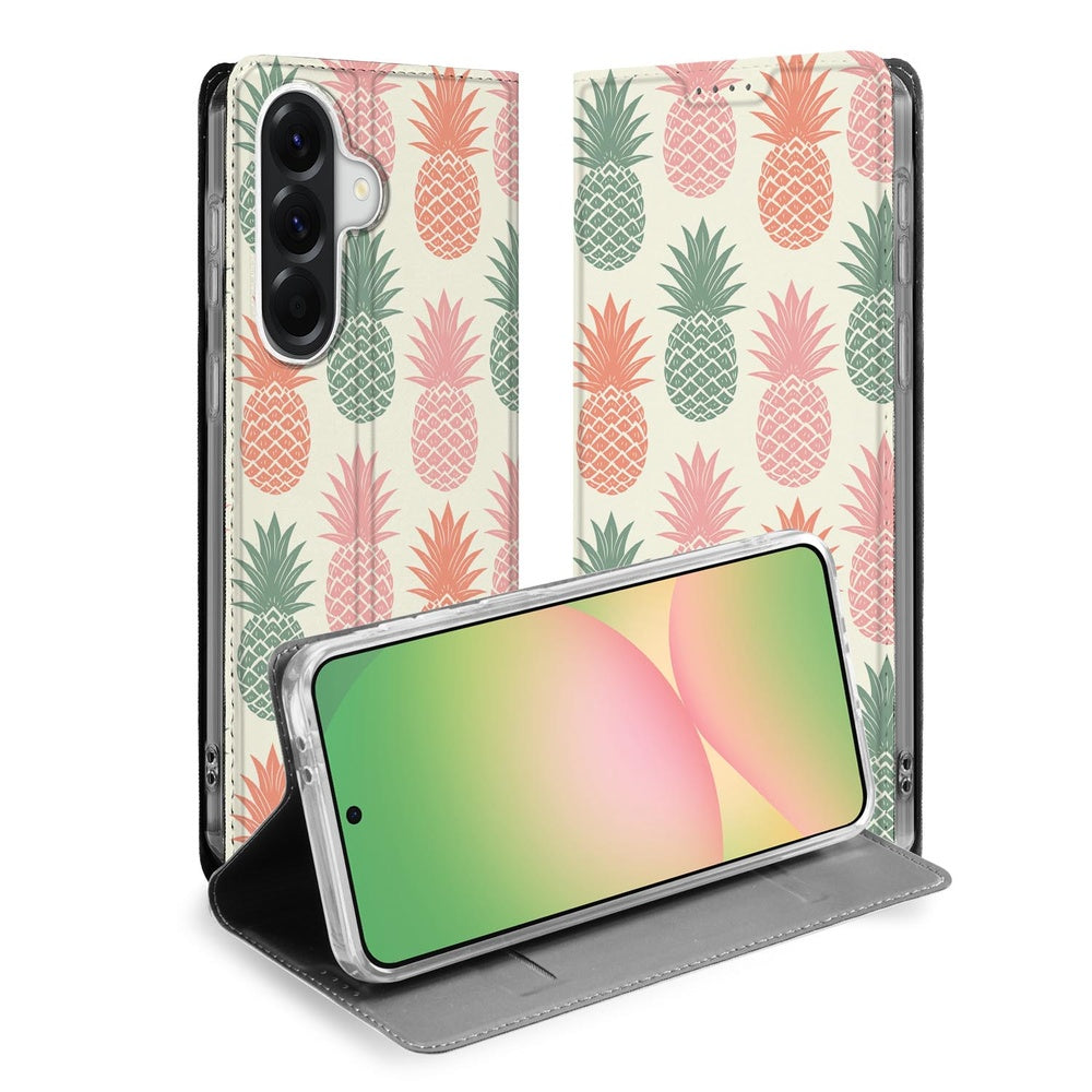 Samsung Galaxy A57 Bookcase Ananas Flip Case Ananas vooraanzicht.