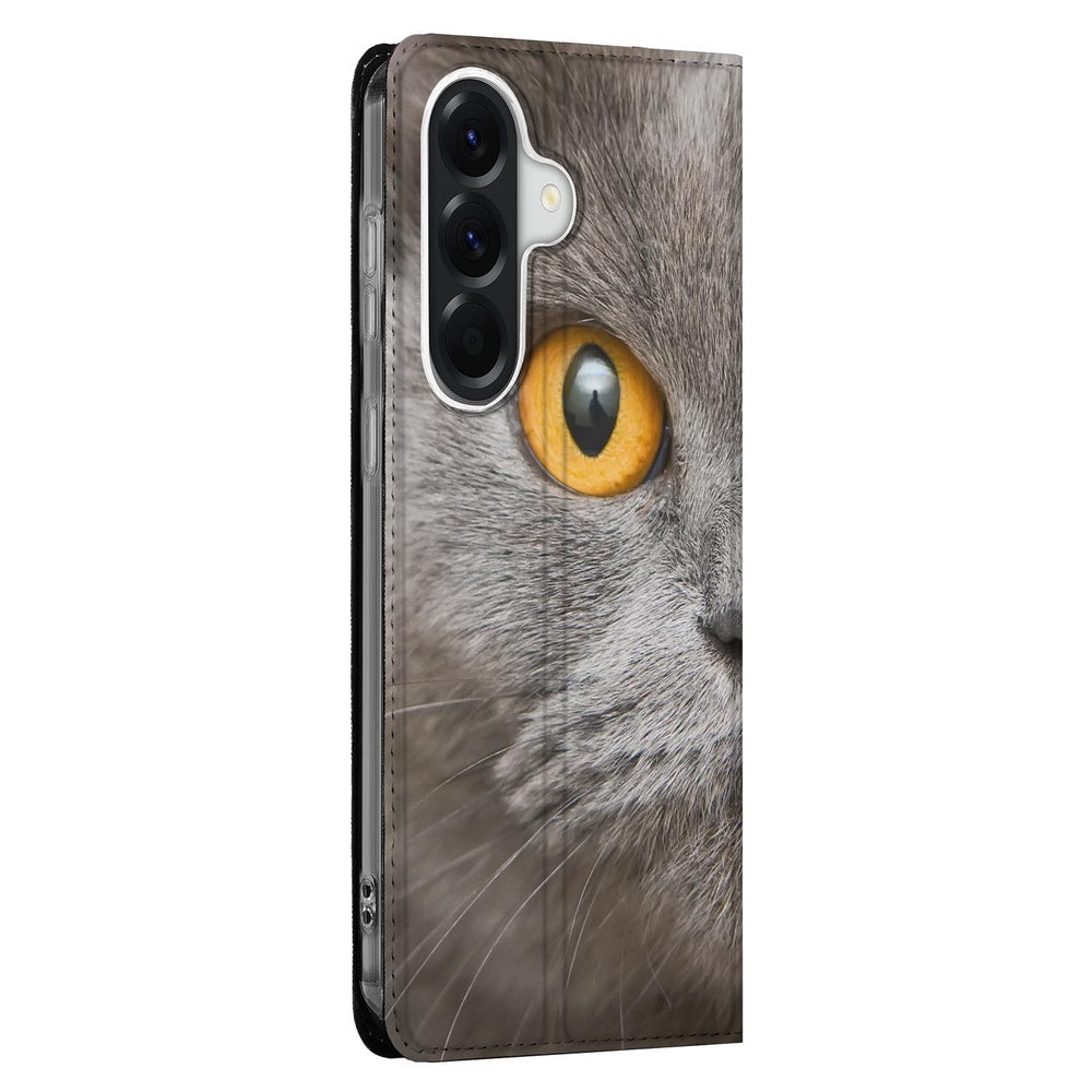 Samsung Galaxy A57 Telefoonhoesje Britse Korthaar detail van grijs kattenschema met een opmerkelijke geel oog.