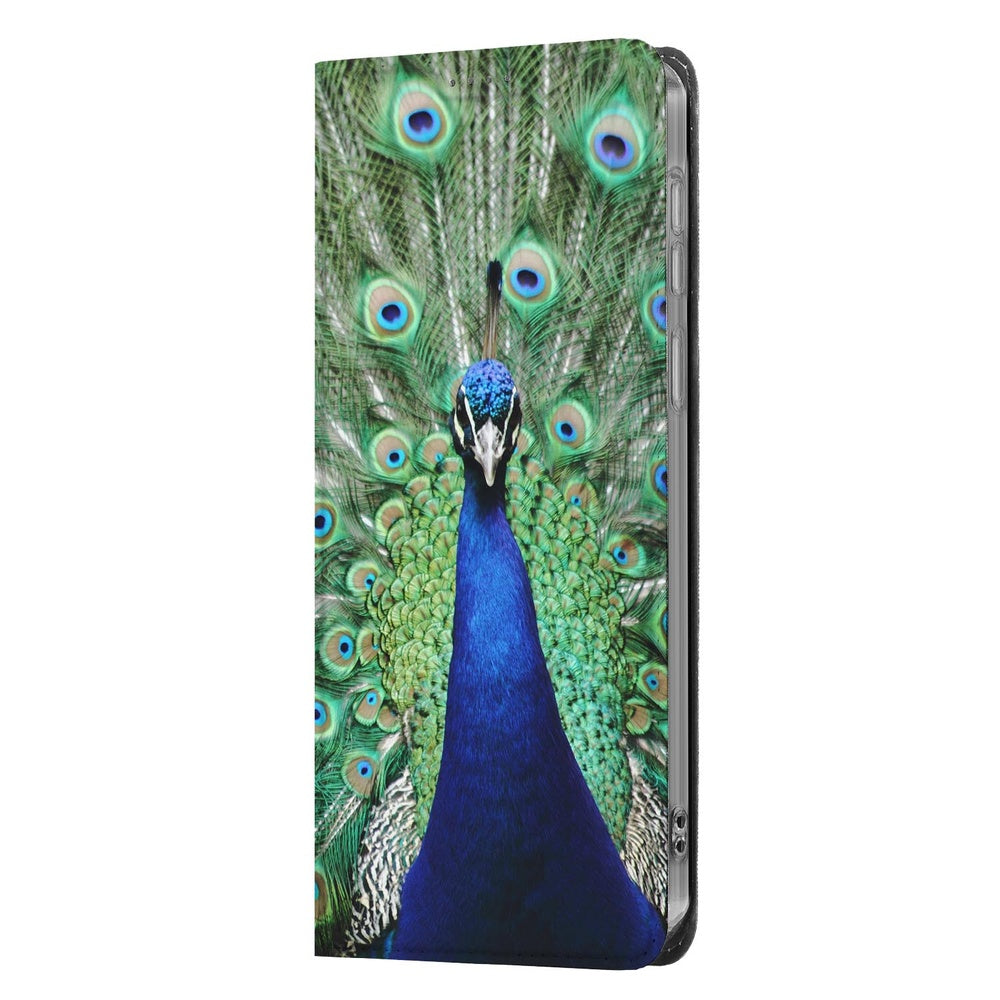 Samsung Galaxy A57 Book Cover Pauw detail weergave van pauw met veren en turkooizen ogen.