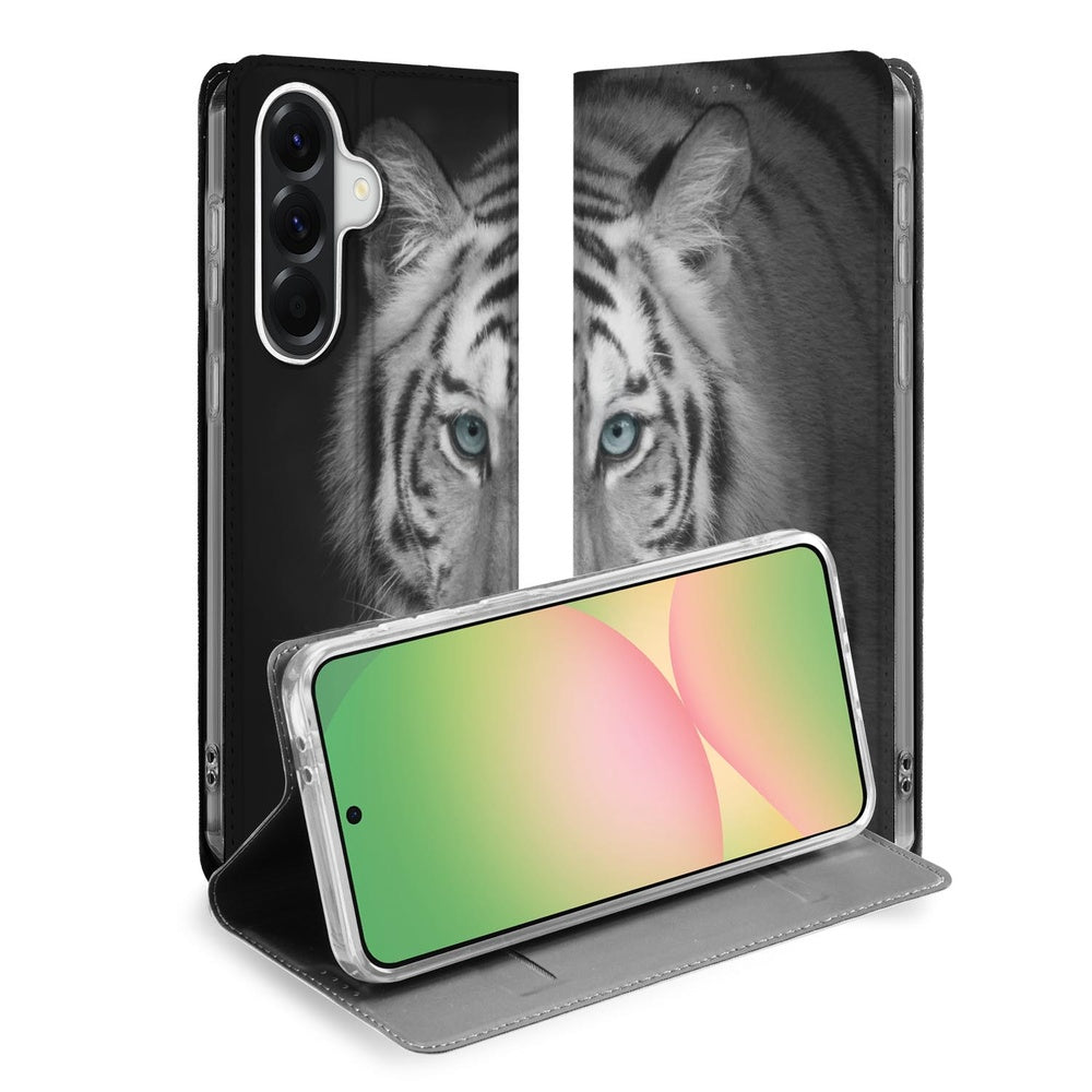 Samsung Galaxy A57 Bookcase Tijger Witte Tijgerprint Vooraanzicht.