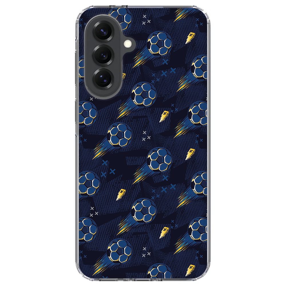 Schuin aanzicht van het Voetbal hoesje om de Samsung Galaxy A57 met zichtbare knop-overlay