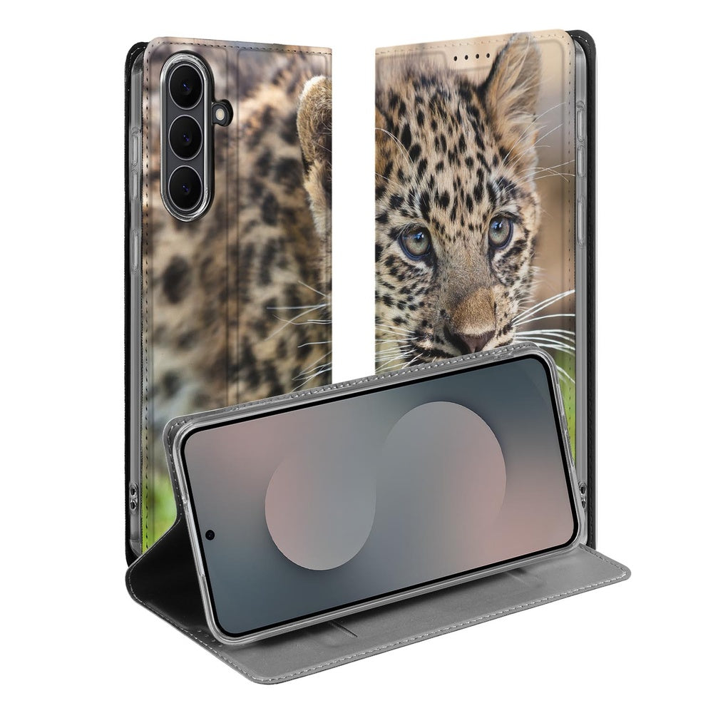 Samsung Galaxy S25 FE Standcase Hoesje Baby Luipaard bookcase baby luipaard design vooraanzicht