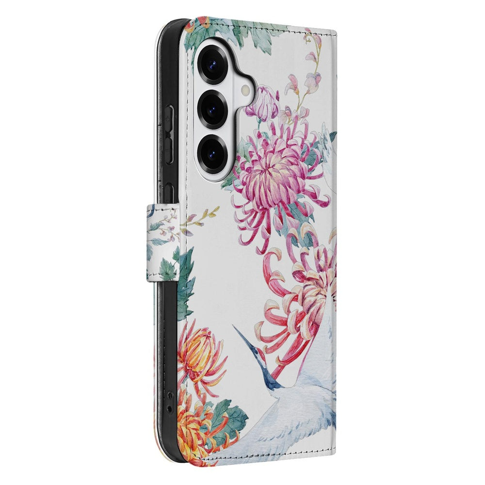 Samsung Galaxy S26 Plus Bookcase Hoesje Met Pasjes Bird Flowers Print zijkant detailkleurige bloemen ooievaars.