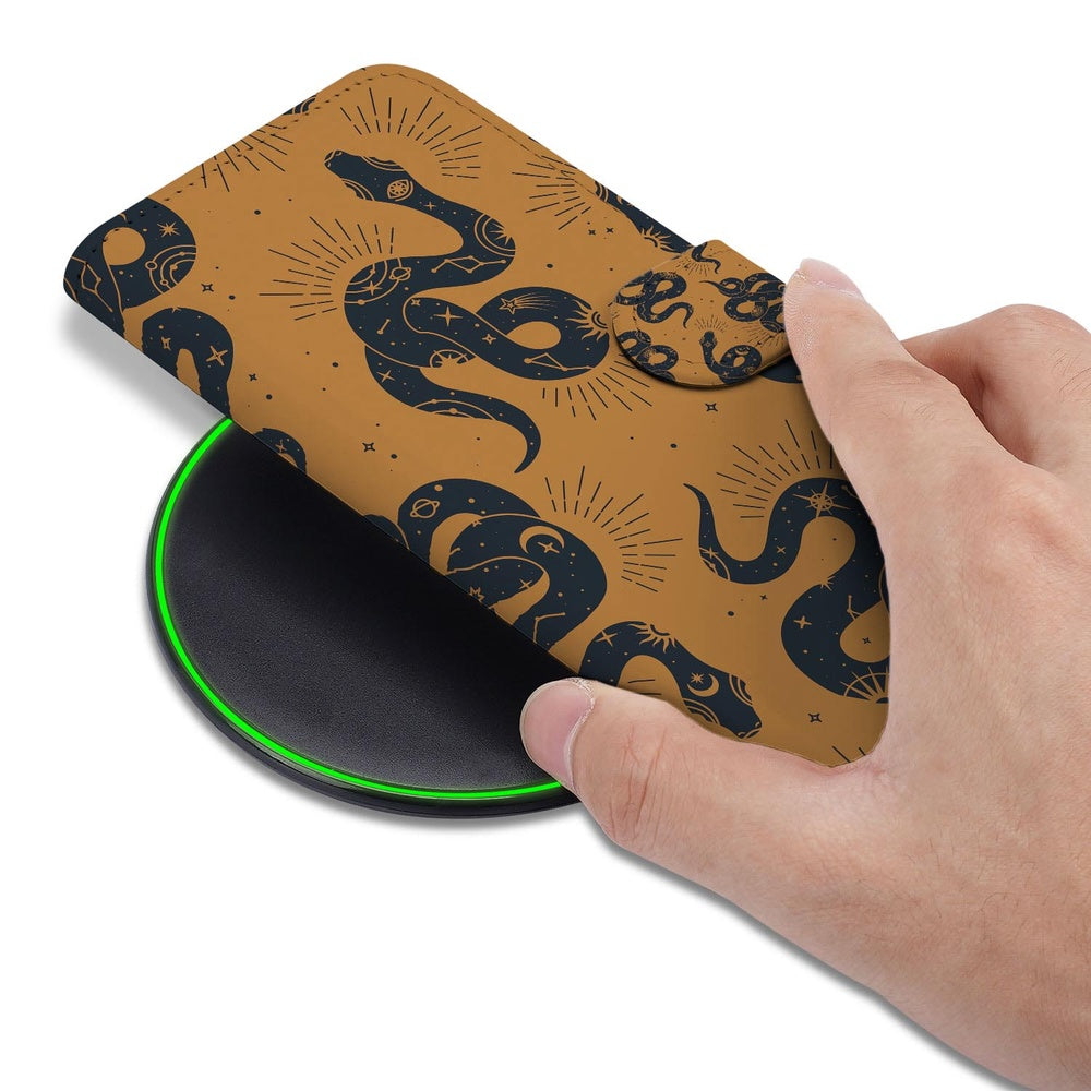 Samsung Galaxy S26 Plus Telefoonhoesje Slangenontwerp bruin kunstleer handhouder.