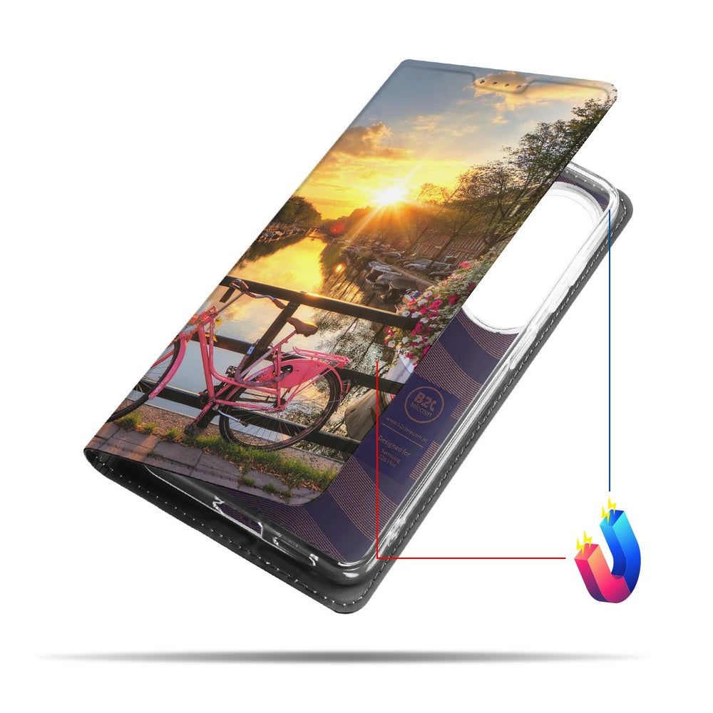 Samsung Galaxy S26+ Bookcase Amsterdamse Grachten design met fietsmotief en zonsondergang vooraanzicht.