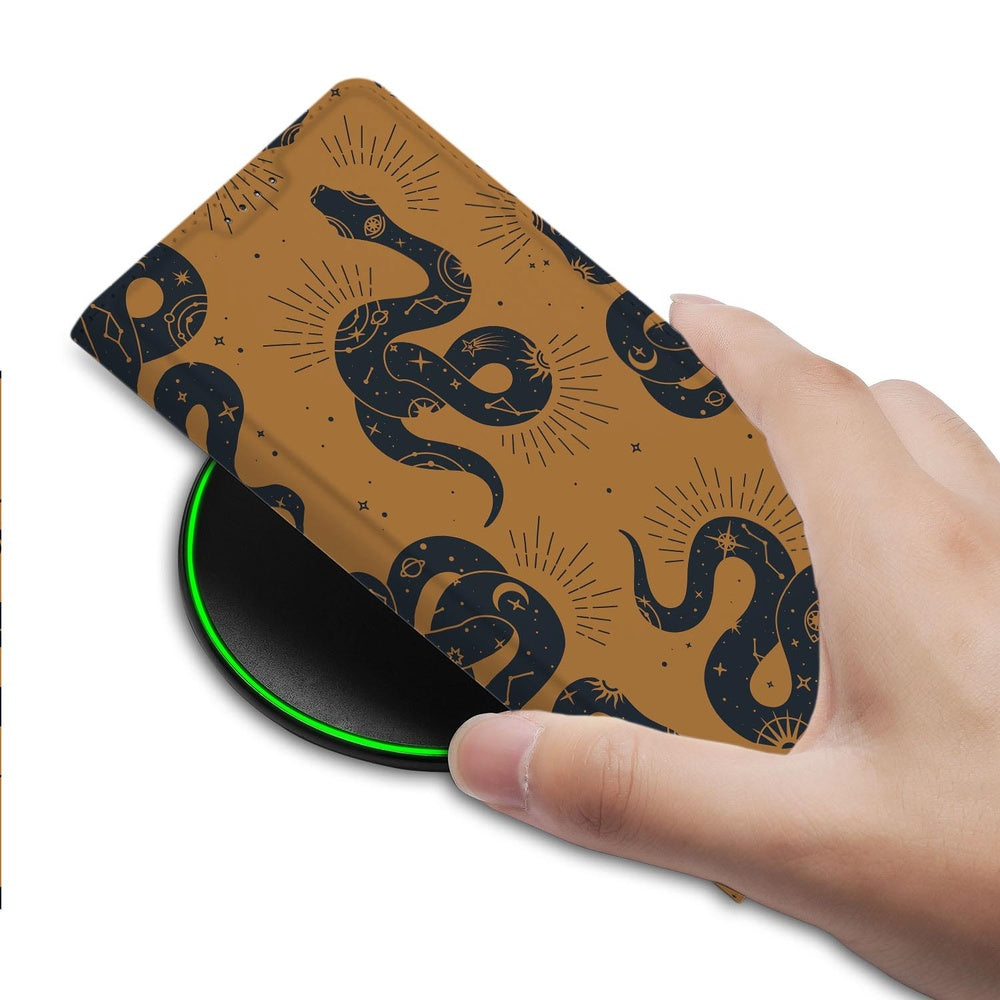 Samsung Galaxy S26 Plus Book Case Snakes detail hand met snakes-ontwerp.