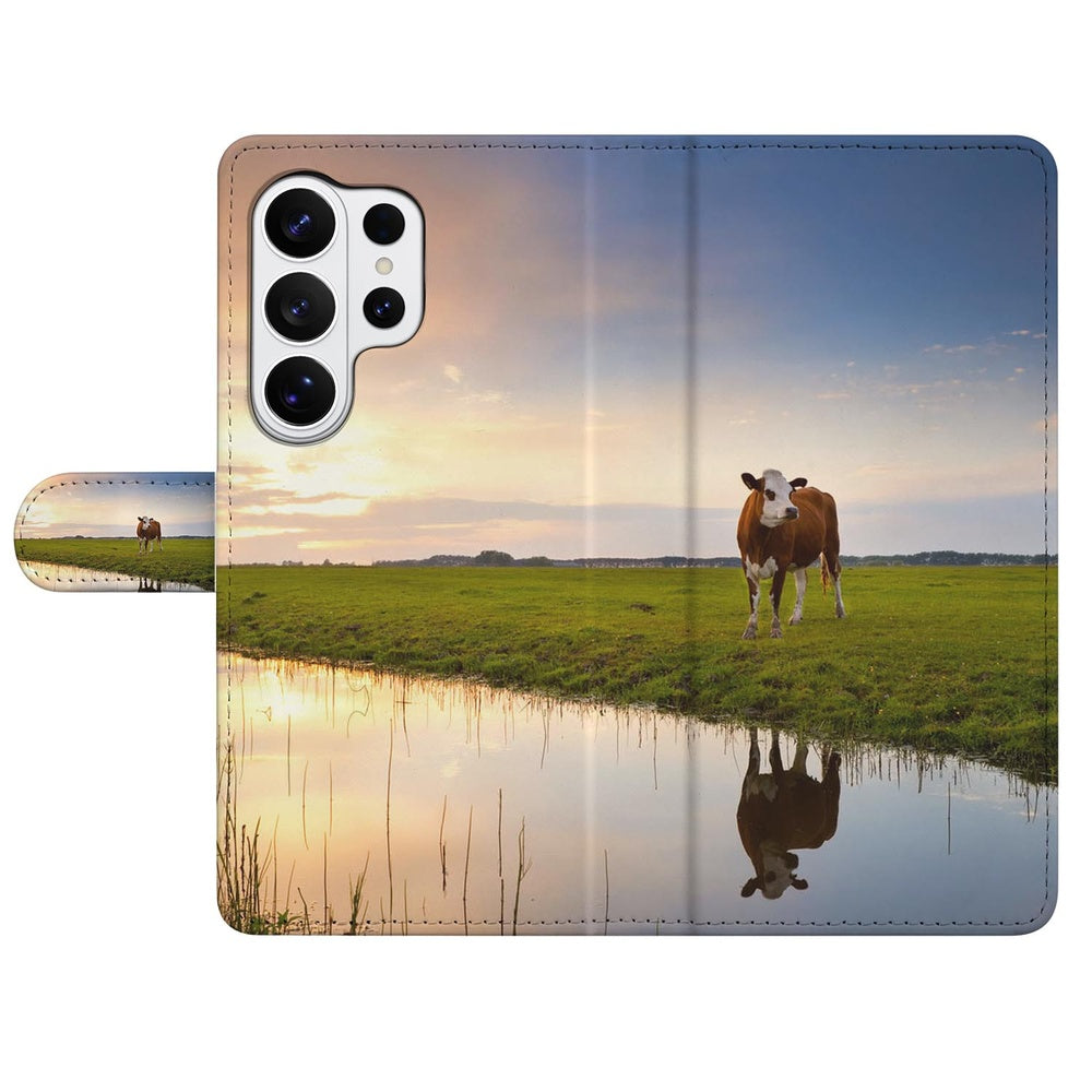 Samsung Galaxy S26 Ultra Telefoonhoesje Koeienprint Zwart Wit Vooraanzicht.