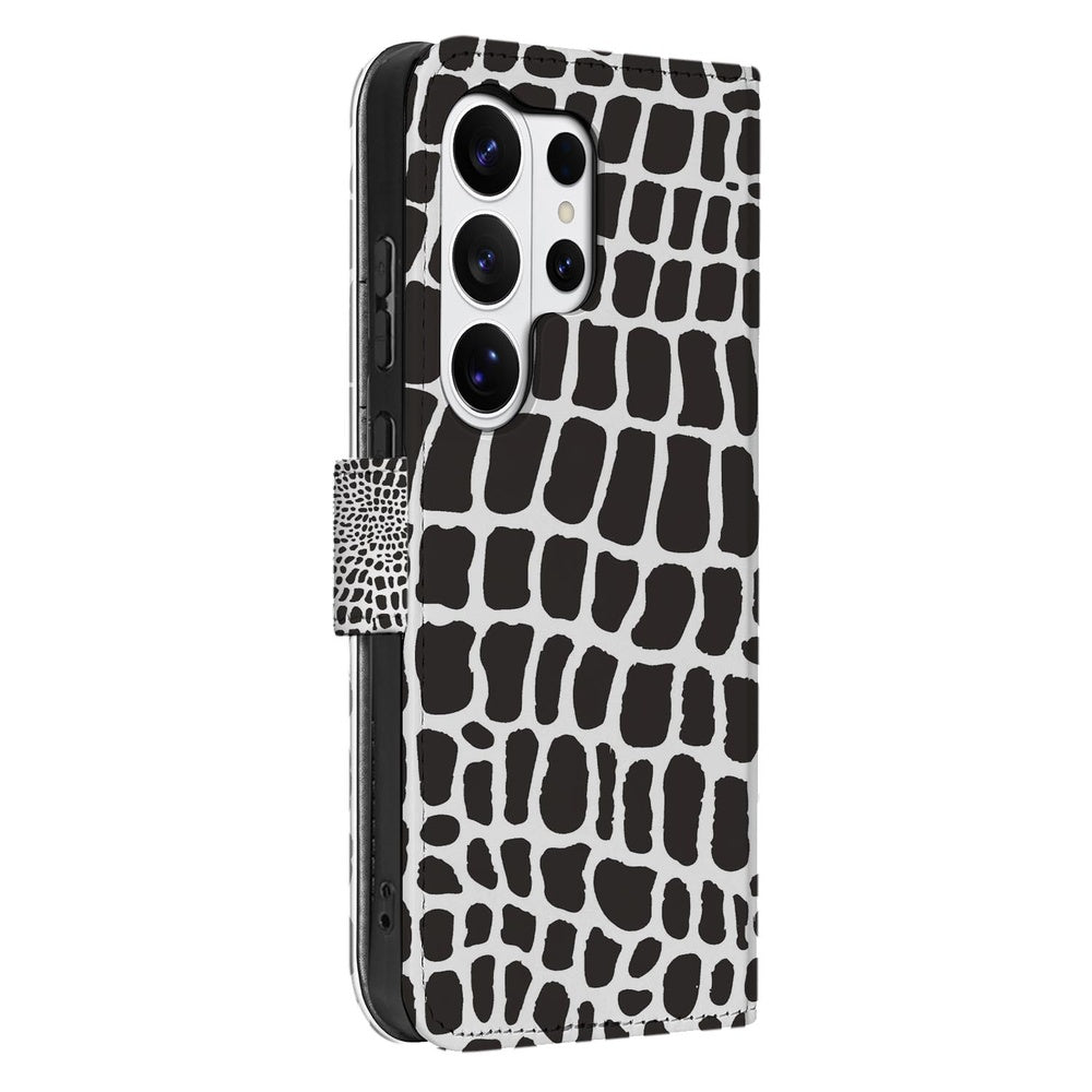 Book Case Samsung Galaxy S26 Ultra Slangenprint met Magnetische sluiting detail aanzicht.