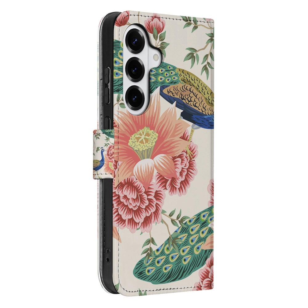 Samsung Galaxy S26 Portemonnee Hoesje Pink Peacock Aanzicht zijwaarts met pauwen en bloemen.