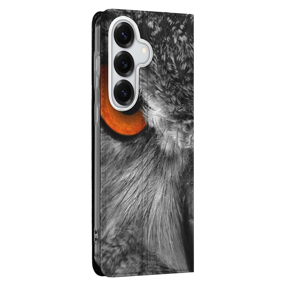 Samsung Galaxy S26 Book Case Uil zwart grijs uil-print zijaanzicht.