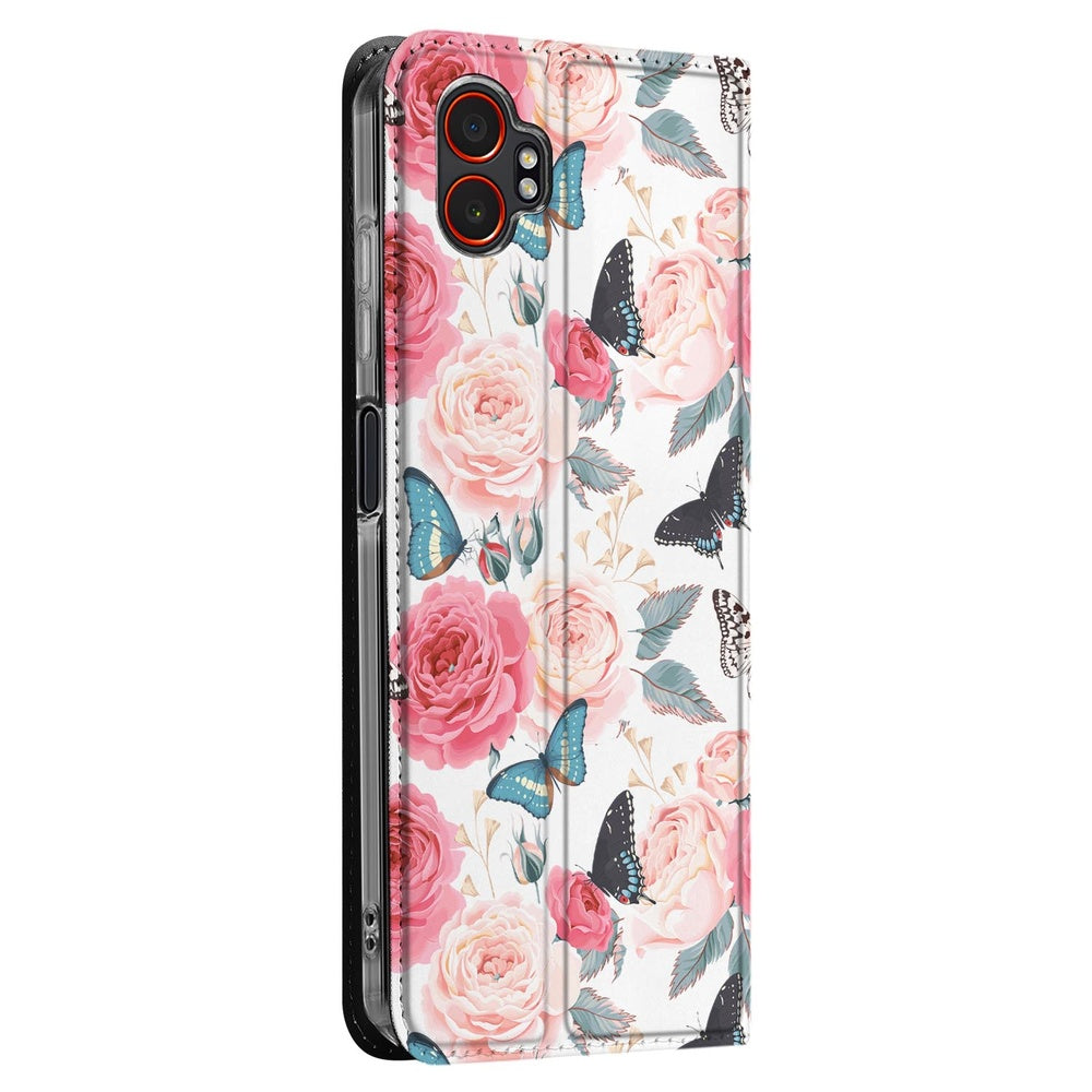 Samsung Galaxy Xcover 7 Pro Flip Style Cover Butterfly Roses zij aanzicht met rozen en vlinders