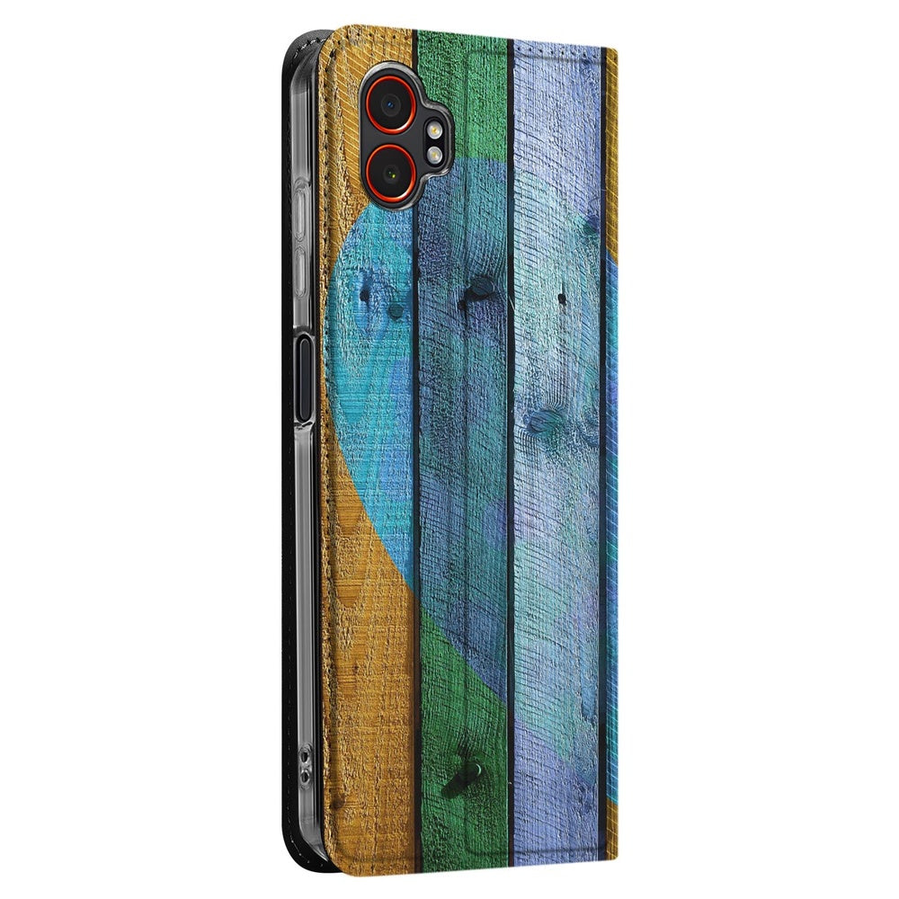 Samsung Galaxy Xcover 7 Pro Book Cover Wood Heart zijaanzicht hout design