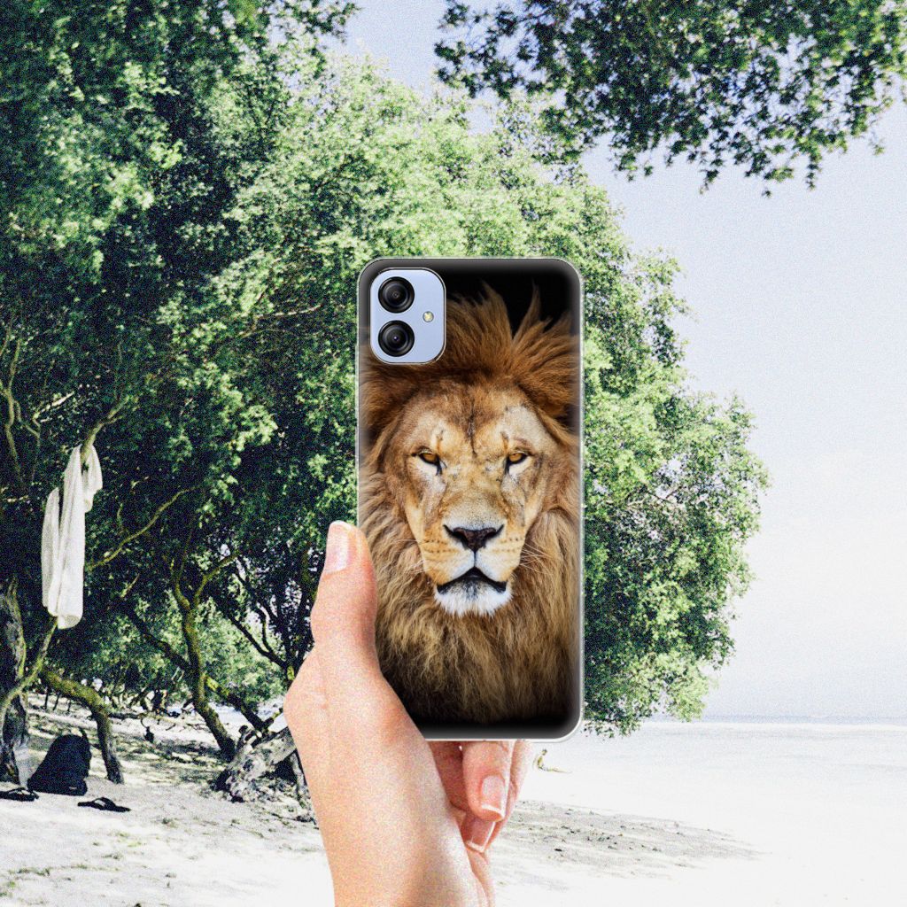 Samsung Galaxy A04e TPU Hoesje Leeuw leeuw voorkant natuur