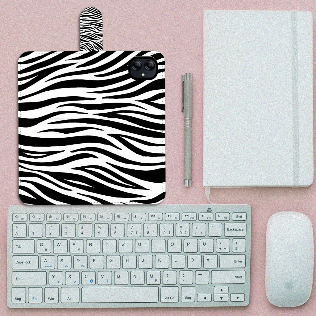 Samsung Galaxy A04e Telefoonhoesje met Pasjes Zebra zebraprint design plat liggend