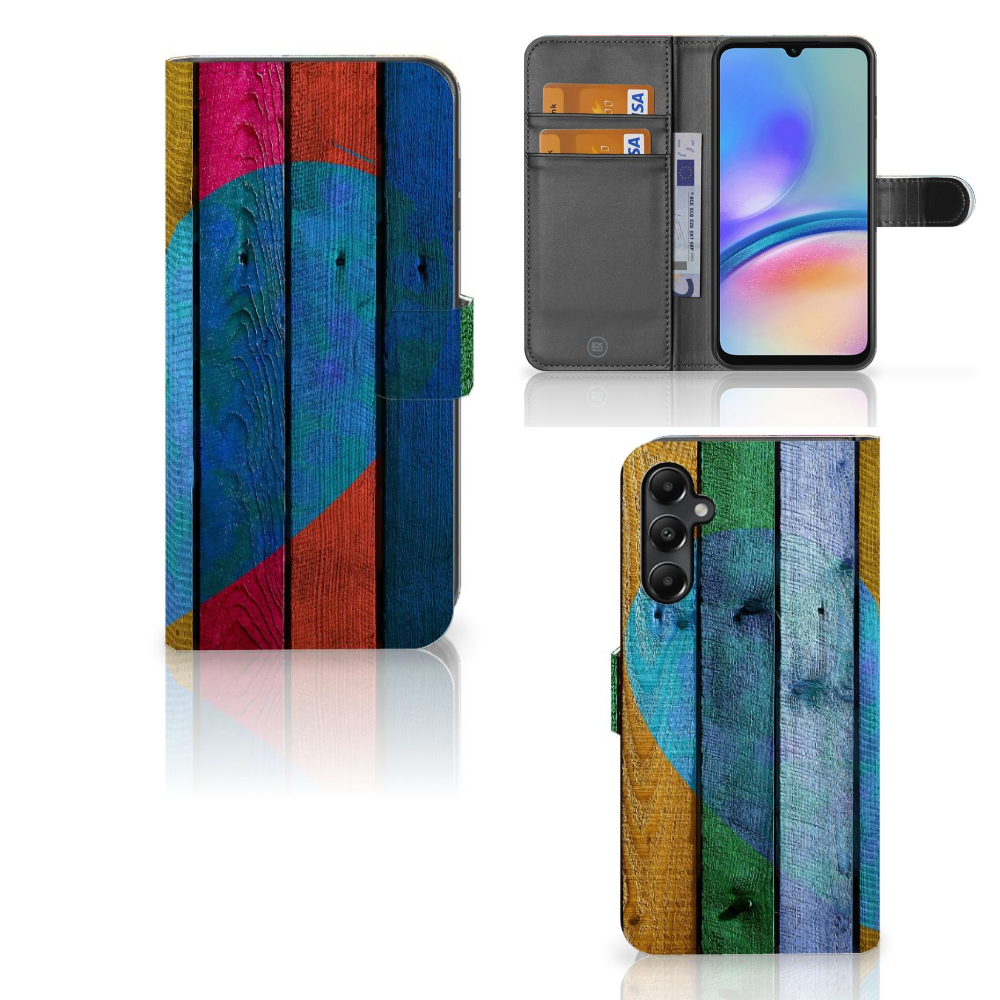 Samsung Galaxy A05s Book Style Case Wood Heart - Cadeau voor je Vriend met kleurrijk hartje ontwerp 🎨 en handige pasjeshouder.