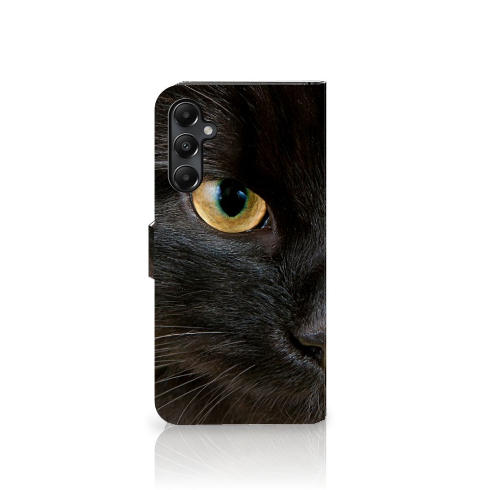 Samsung Galaxy A05s Telefoonhoesje met Pasjes Zwarte Kat design zwarte kat aanzicht