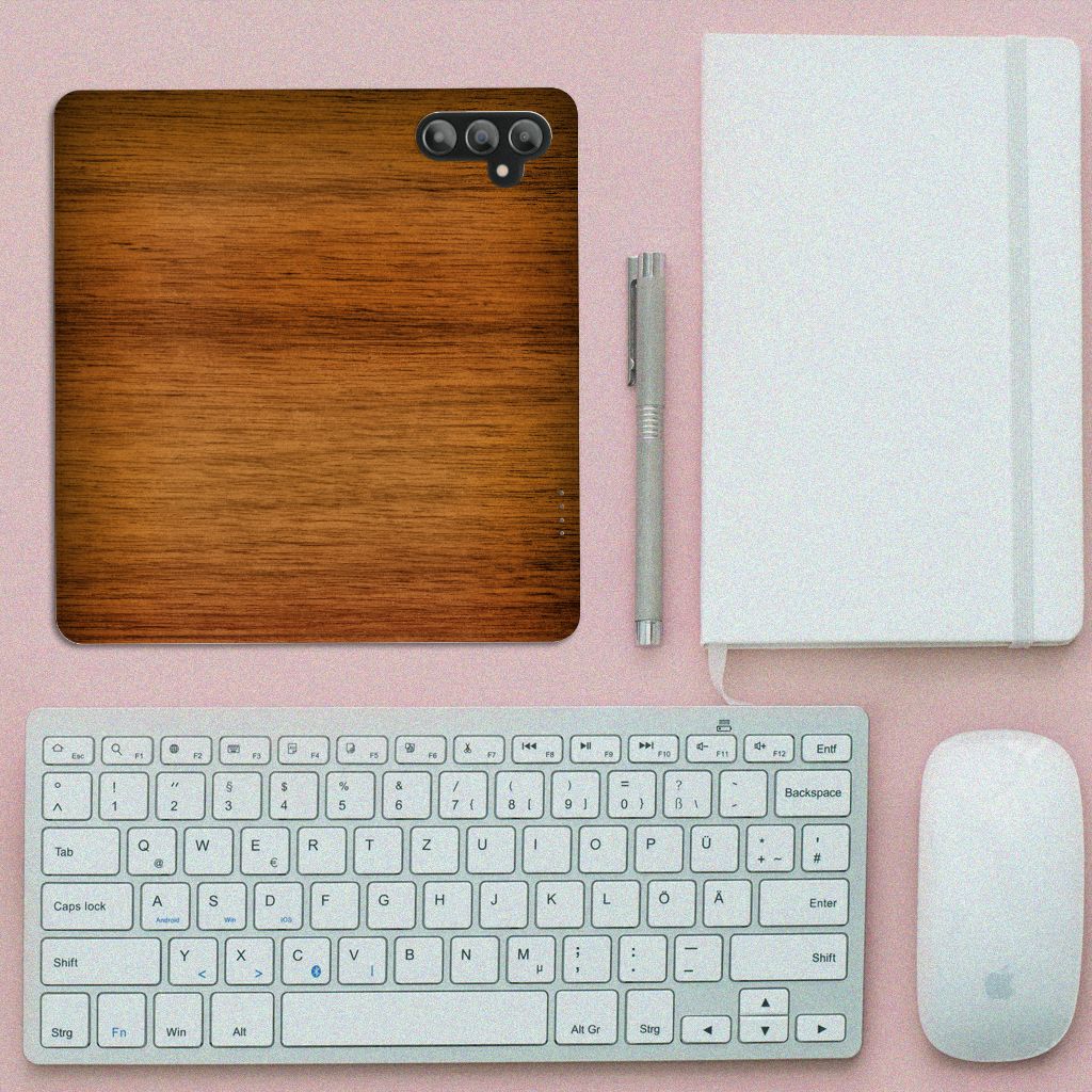 Samsung Galaxy A14 4G Book Wallet Case Donker Hout bovenaanzicht met toetsenbord muis notitieboek pen