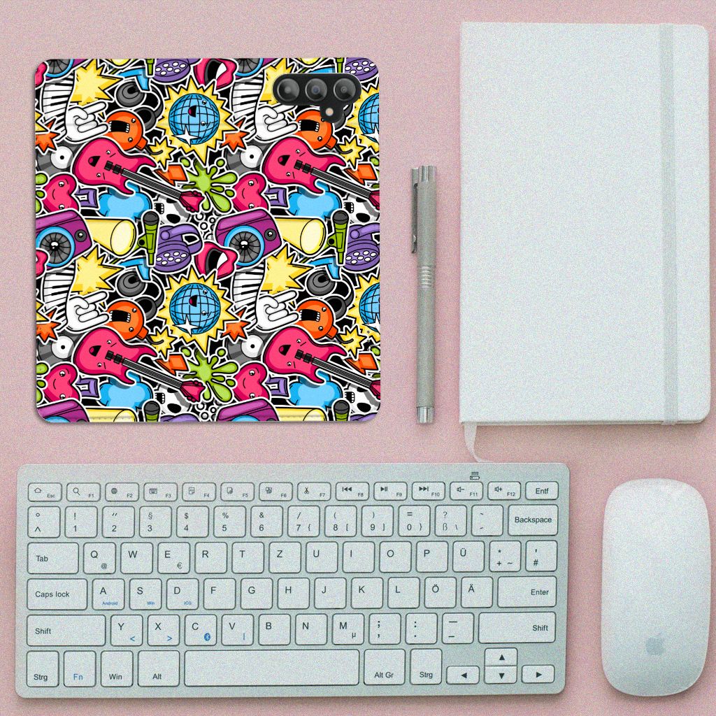 Samsung Galaxy A14 4G Hippe Standcase Punk Rock met kleurrijke muziekillustraties op bureau.