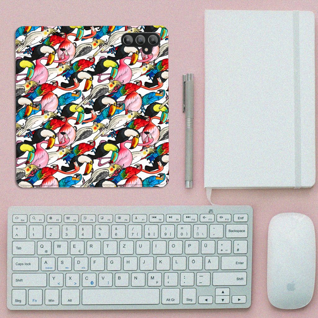 Samsung Galaxy A14 4G Hoesje maken Birds met kleurrijke vogels en tropisch design op een bureau met toetsenbord en muis.
