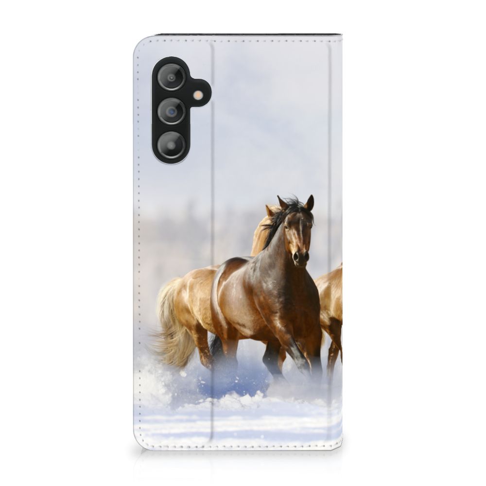 Samsung Galaxy A14 4G Hoesje maken Paarden met een afbeelding van galoppende paarden in de natuur.