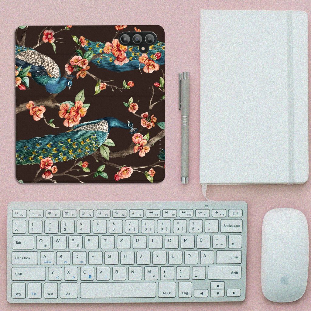 Samsung Galaxy A14 4G Hoesje maken Pauw met Bloemen op bureau met toetsenbord en notitieboek.