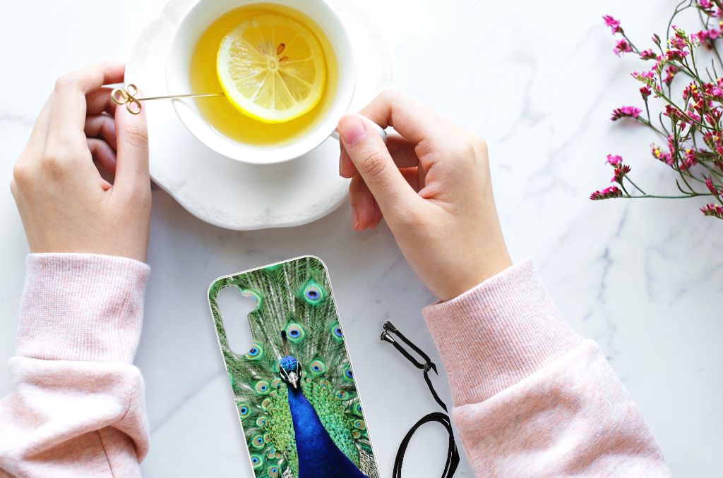 Samsung Galaxy A14 5G Case Anti-shock Pauw telefoonhoesje in hand met thee en citroen