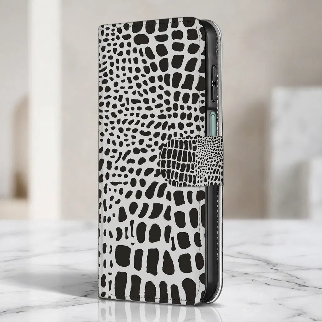 Samsung Galaxy A17 Telefoonhoesje met Pasjes Slangenprint slangenprint boekhoesje zwart-wit aanzicht