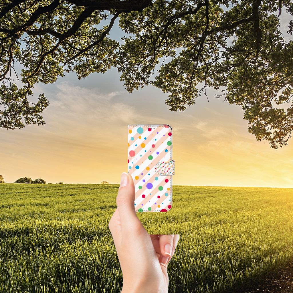Samsung Galaxy A22 4G | M22 Telefoon Hoesje Dots design Dots aanzicht hand buiten