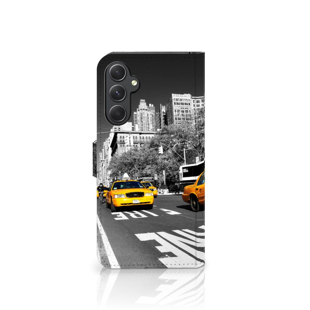 Samsung Galaxy A24 4G Flip Cover New York Taxi hoesje design taxi aanzicht