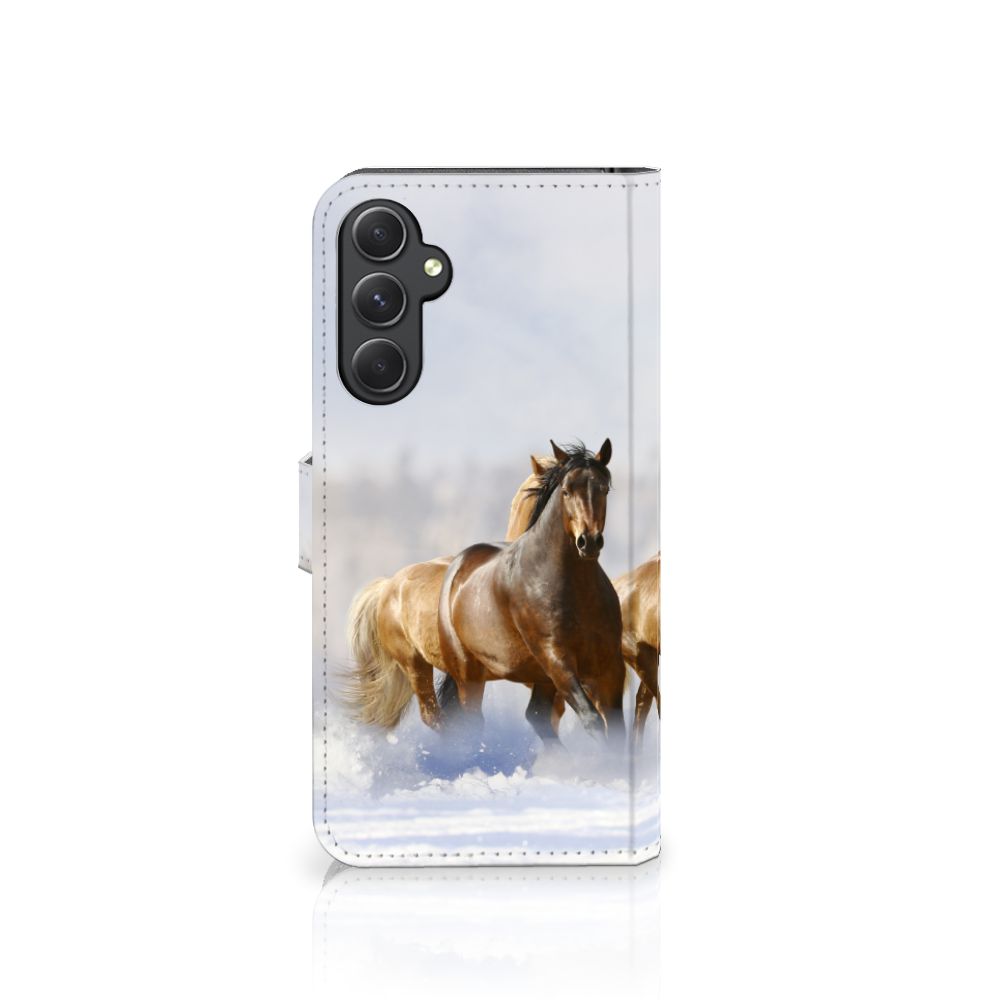 Samsung Galaxy A24 4G Telefoonhoesje met Pasjes Paarden paarden design aanzicht