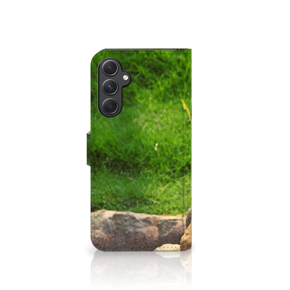 Samsung Galaxy A24 4G Telefoonhoesje met Pasjes Panda design panda aanzicht