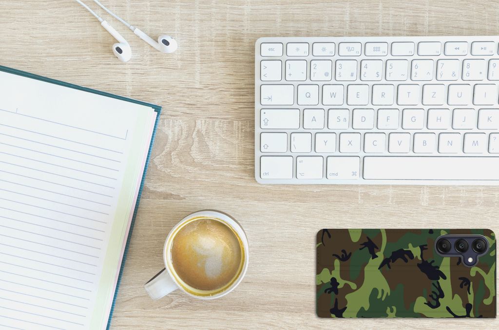 Samsung Galaxy A25 Hoesje met Magneet Army Dark camouflage design bovenaanzicht