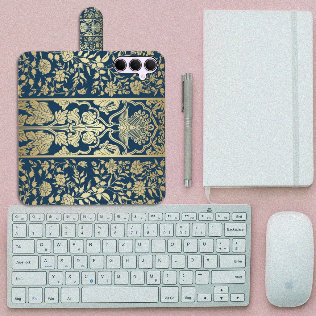 Samsung Galaxy A35 Hoesje Beige Flowers design donkerblauwe achtergrond bloemen aanzicht