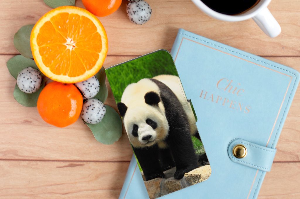 Samsung Galaxy A35 Telefoonhoesje met Pasjes Panda telefoonhoesje design panda aanzicht