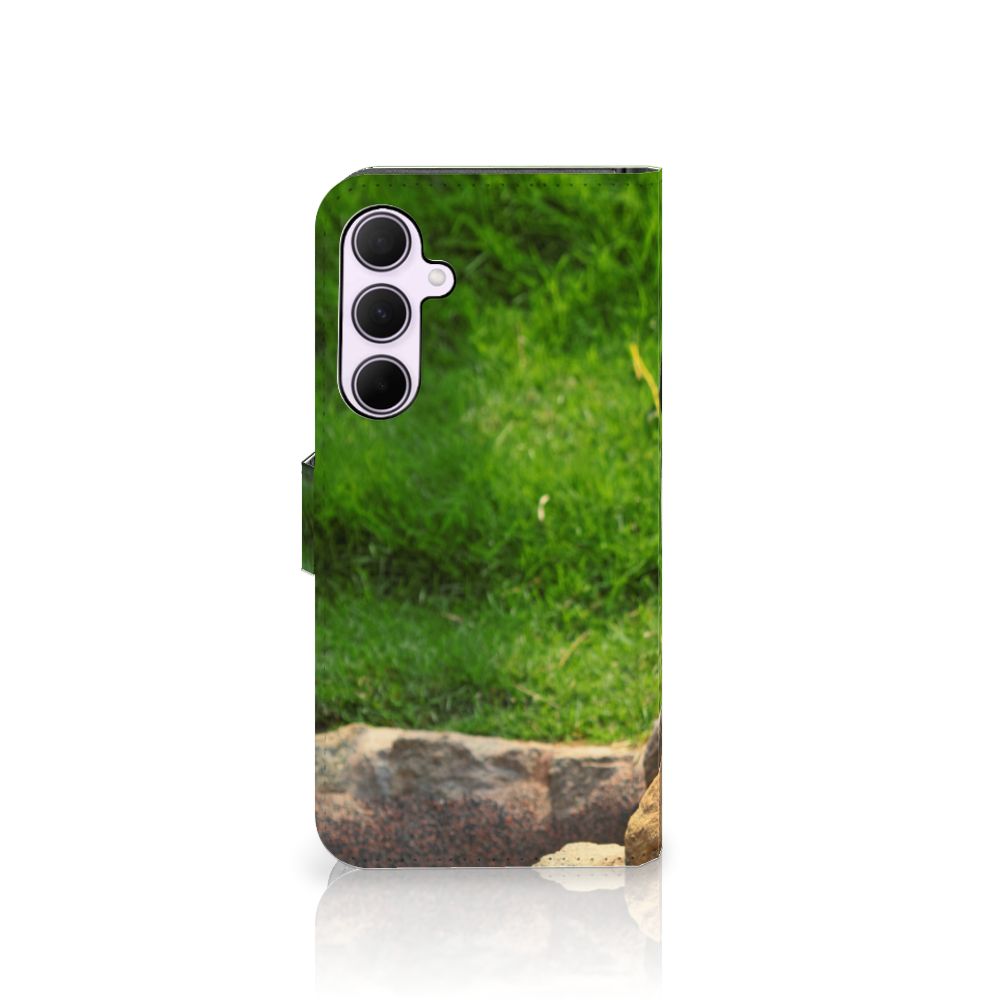 Samsung Galaxy A35 Telefoonhoesje met Pasjes Panda design aanzicht