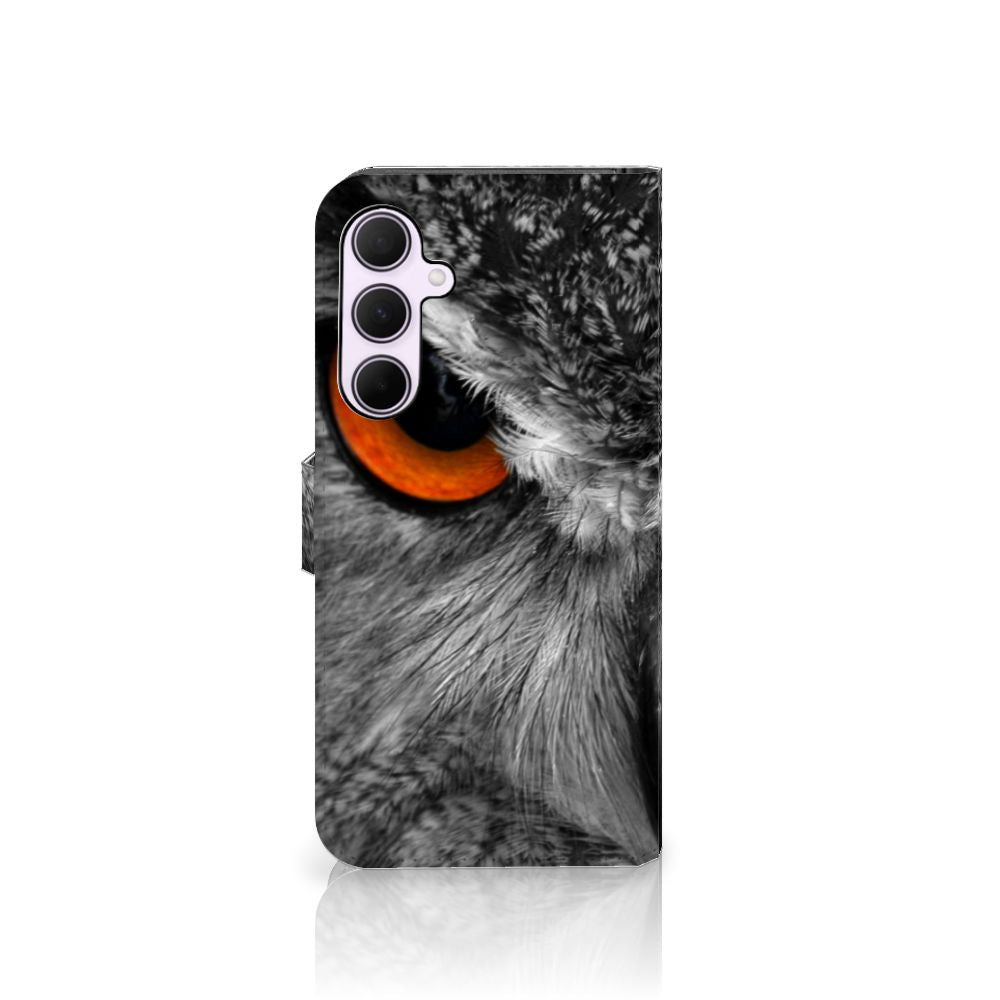 Samsung Galaxy A35 Telefoonhoesje met Pasjes Uil uil close-up ontwerp