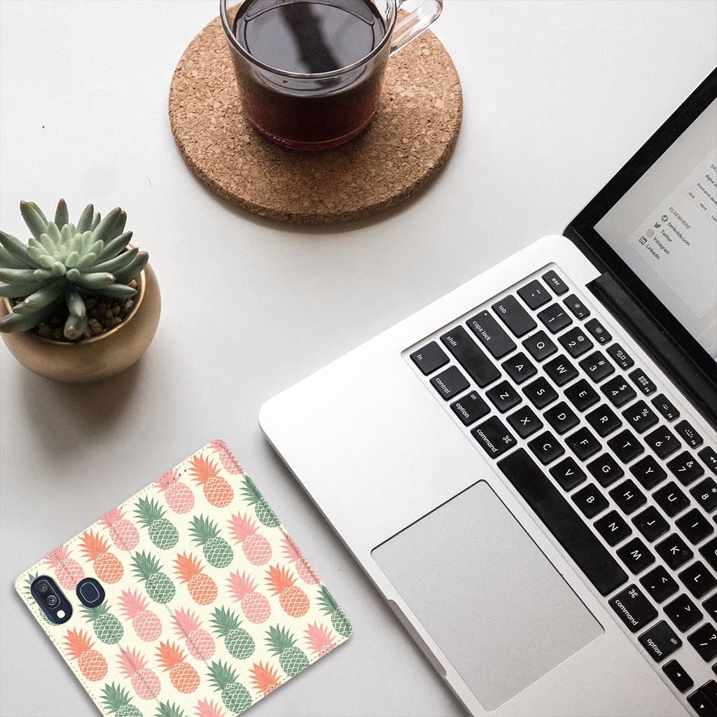 Samsung Galaxy A40 Flip Style Cover Ananas