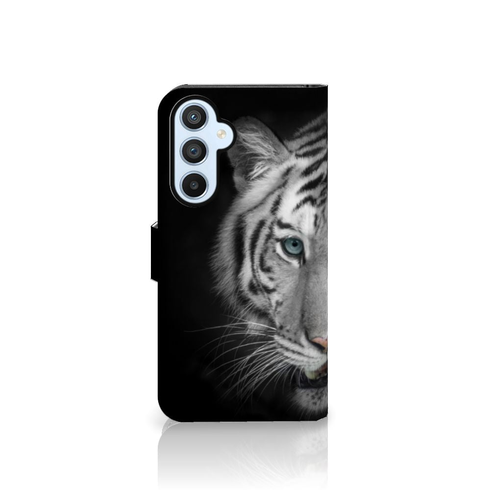 Samsung Galaxy A54 5G Telefoonhoesje met Pasjes Tijger tijger design zijaanzicht