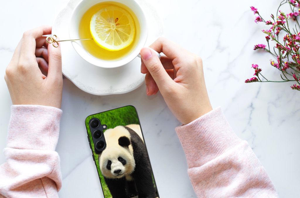 Samsung Galaxy A55 Dierenprint Telefoonhoesje Panda handen telefoon pandabeer thee