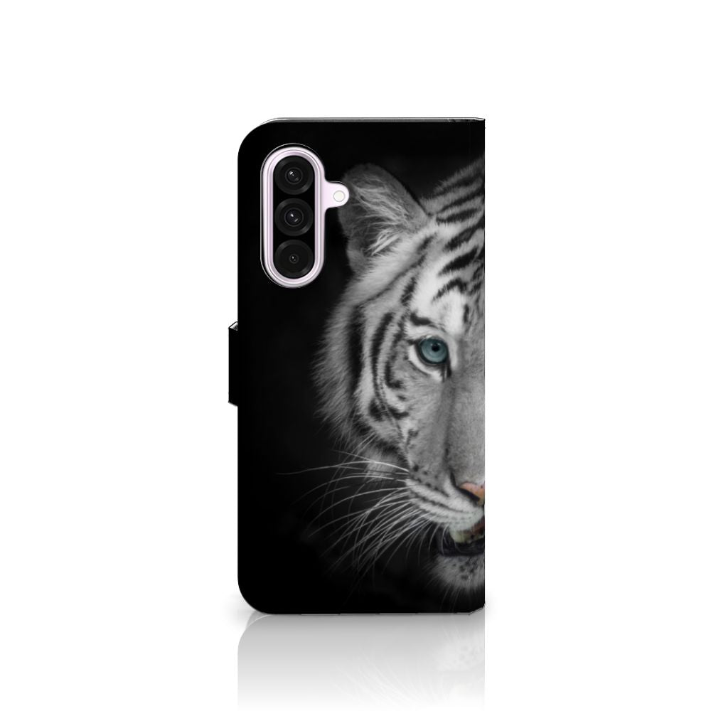 Samsung Galaxy A56 Telefoonhoesje met Pasjes Tijger tijger ontwerp zijaanzicht