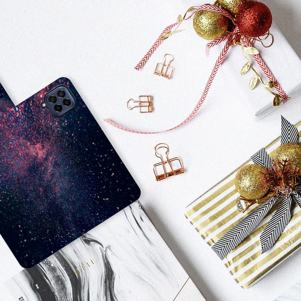 Samsung Galaxy M53 Book Case Stars met kleurrijk sterrenpatroon, perfect als cadeau voor stijl en bescherming.