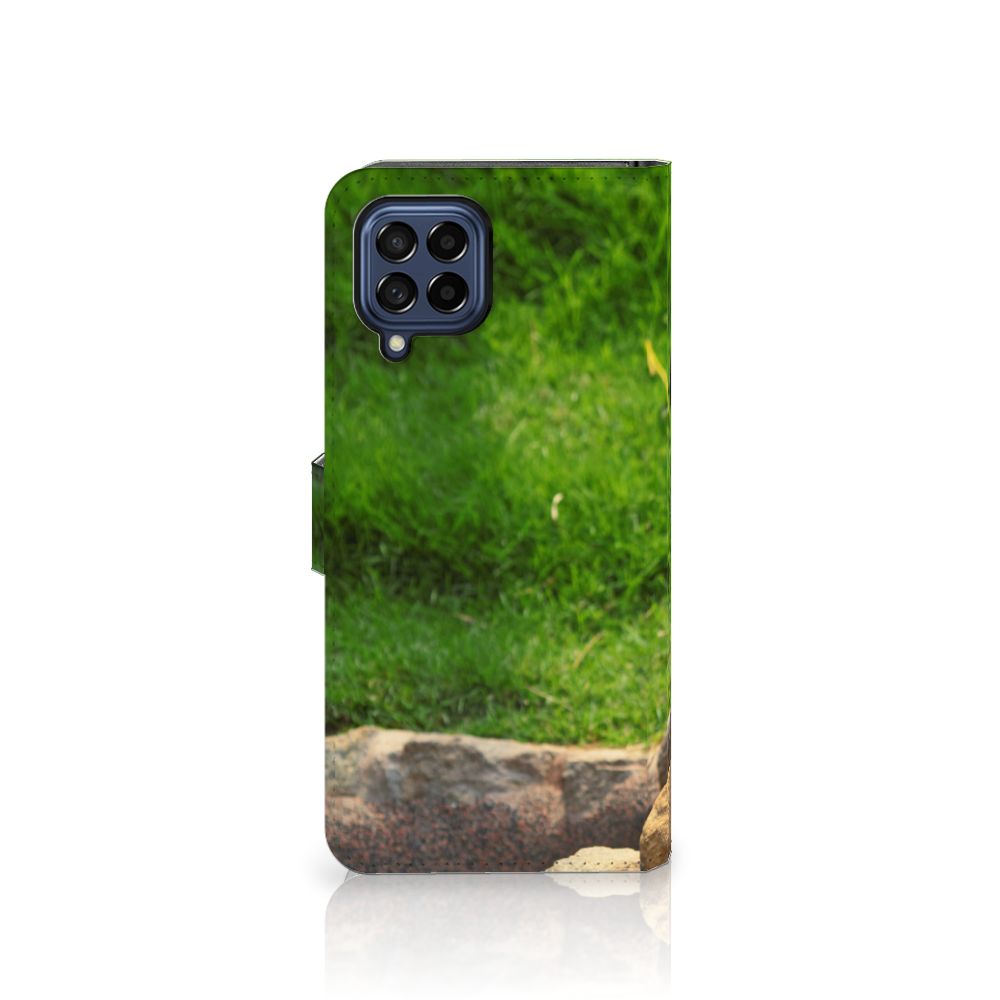 Samsung Galaxy M53 Telefoonhoesje met Pasjes Panda telefoonhoesje panda design voorkant
