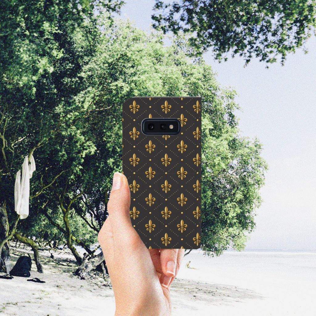 Samsung Galaxy S10e Hoesje met Magneet Franse Lelie