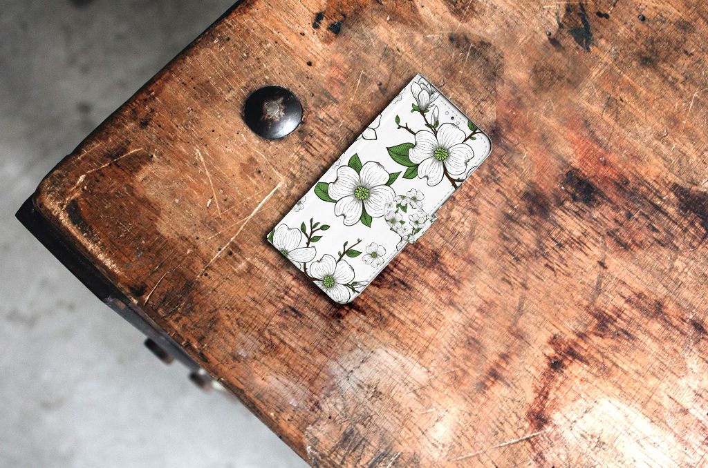 Samsung Galaxy S22 Plus Hoesje Dogwood Flowers bovenaanzicht op houten tafel