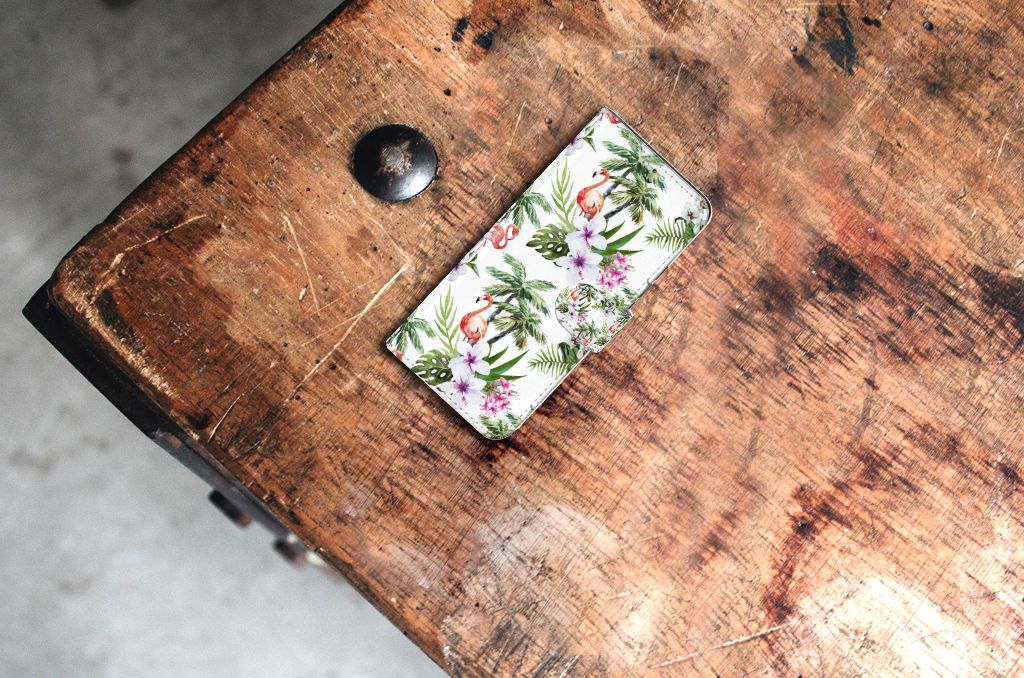 Samsung Galaxy S22 Plus Telefoonhoesje met Pasjes Flamingo Palms ontwerp banaan bovenaanzicht