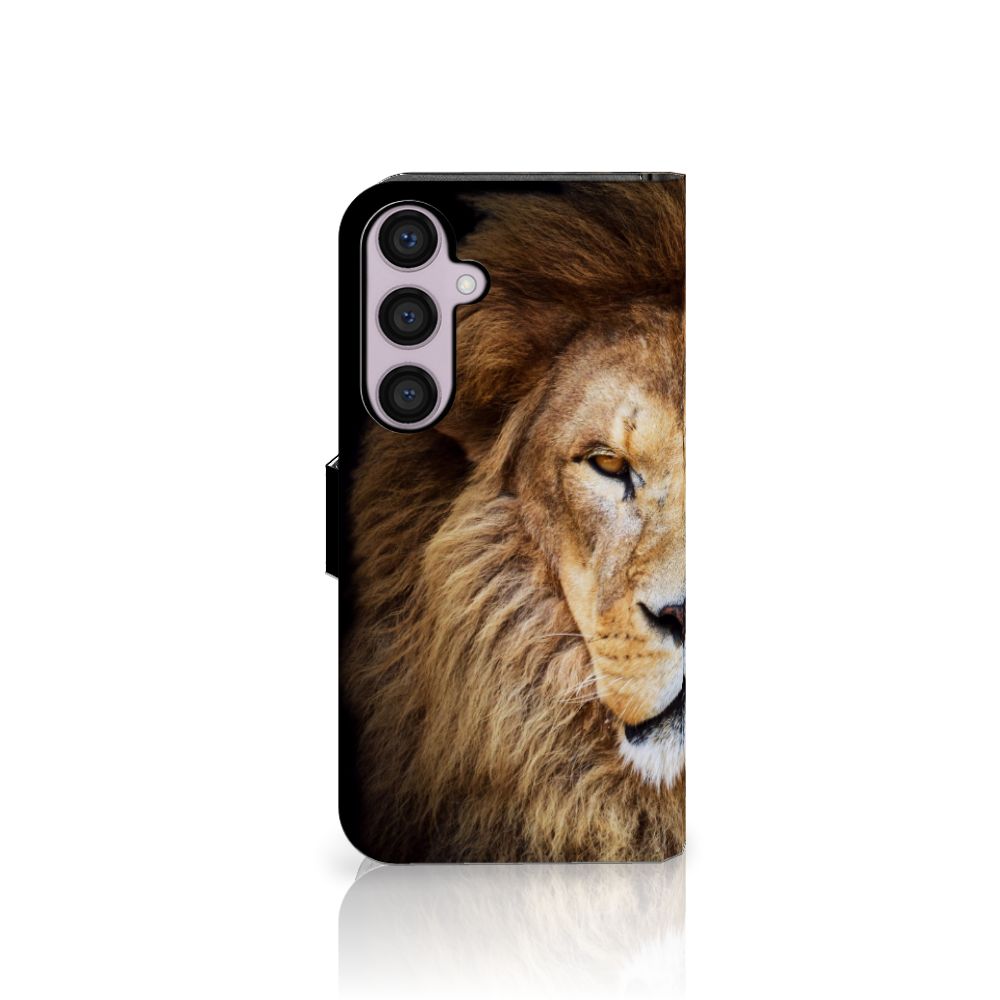 Samsung Galaxy S24 Plus Telefoonhoesje met Pasjes Leeuw design leeuw aanzicht