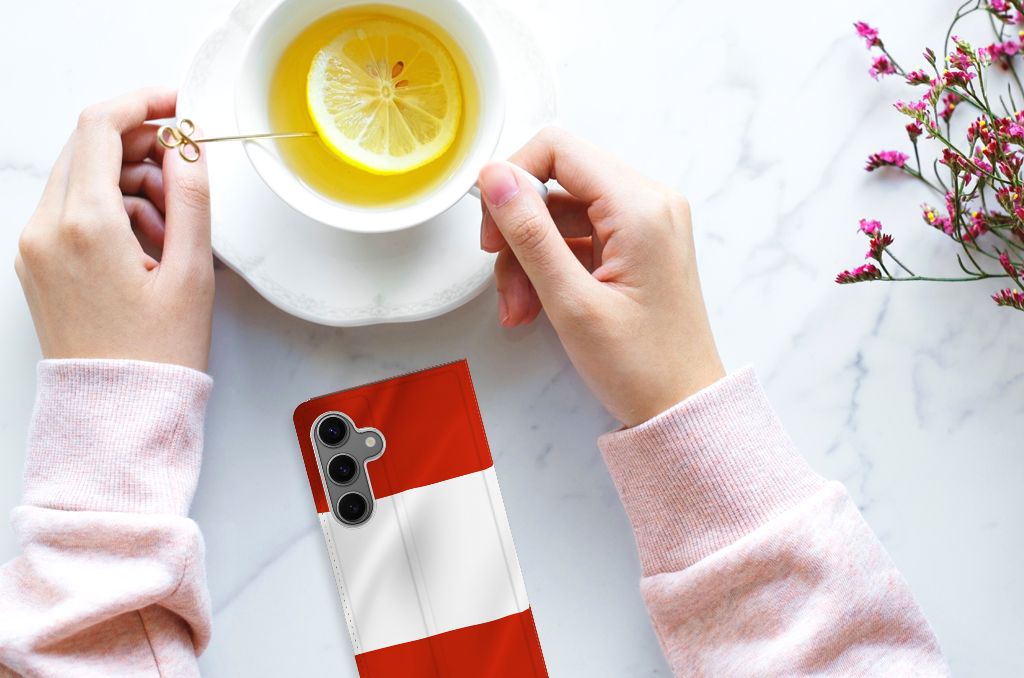 Samsung Galaxy S24 Standcase Oostenrijk met een mooie uitstraling en bescherming voor jouw smartphone 🍋.